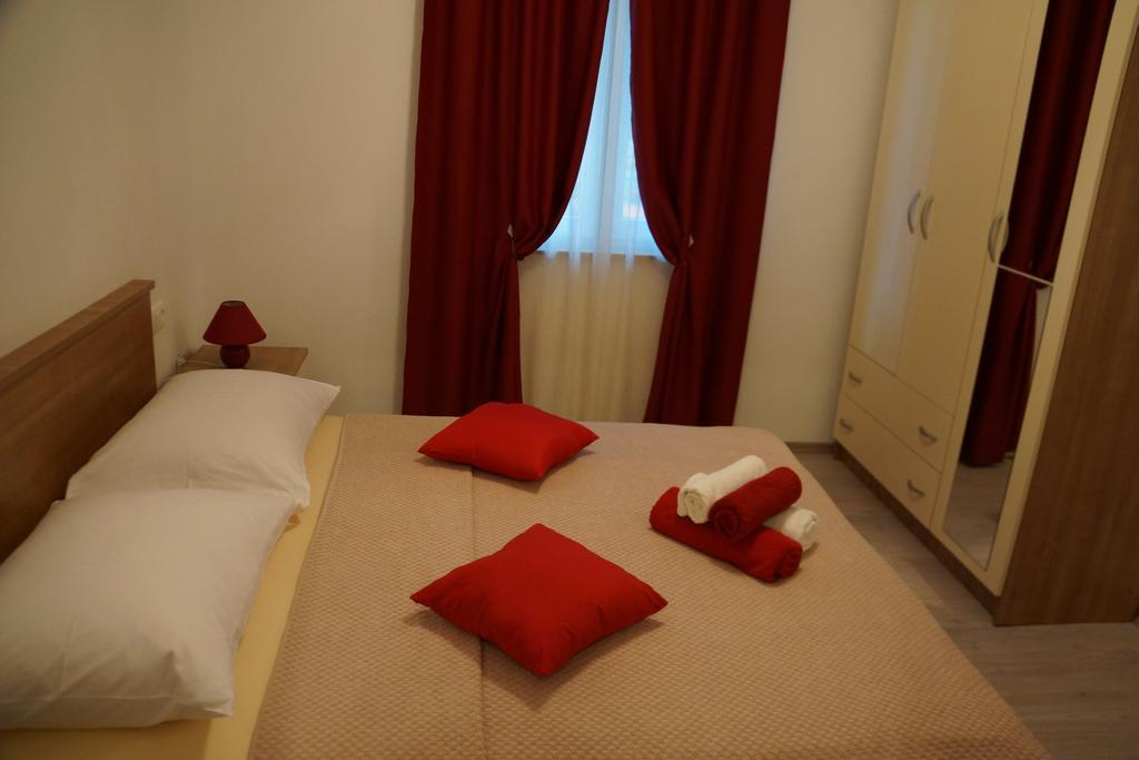 Apartments Kadulja Trogir Bilik gambar